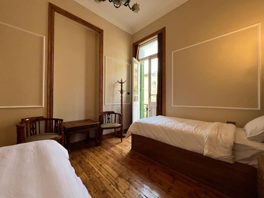 Authentic 3br In Downtown,